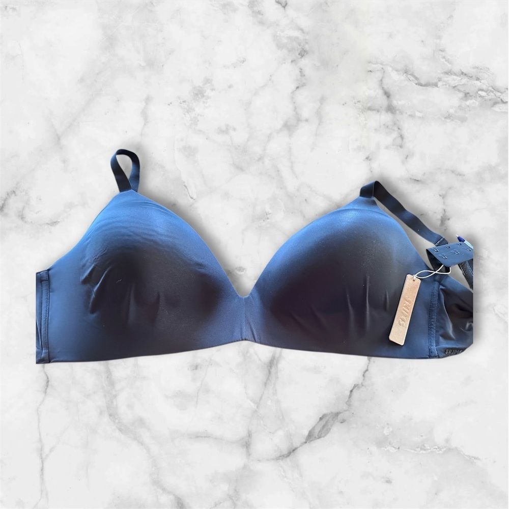 Skims NWT Wireless Bra.   L16